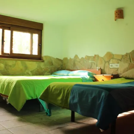 Casaleja, Entre Arboles Y Agua *