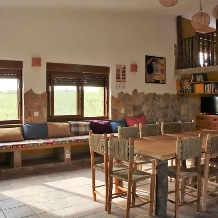 Casaleja, Entre Arboles Y Agua *